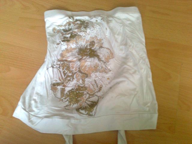 Daiktas balta maikute