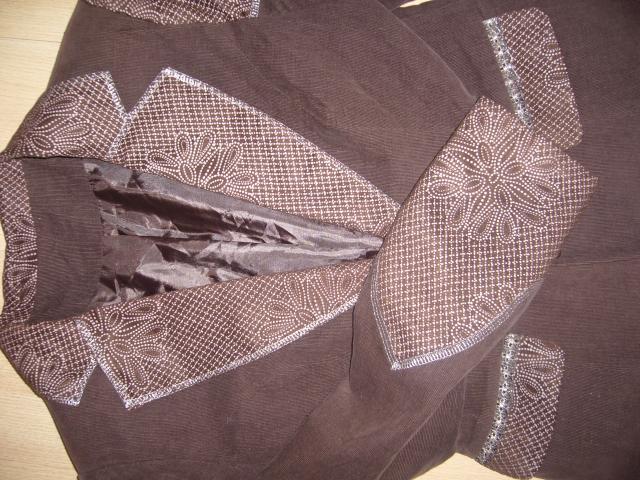 Daiktas velvetinis puosnus svarkelis