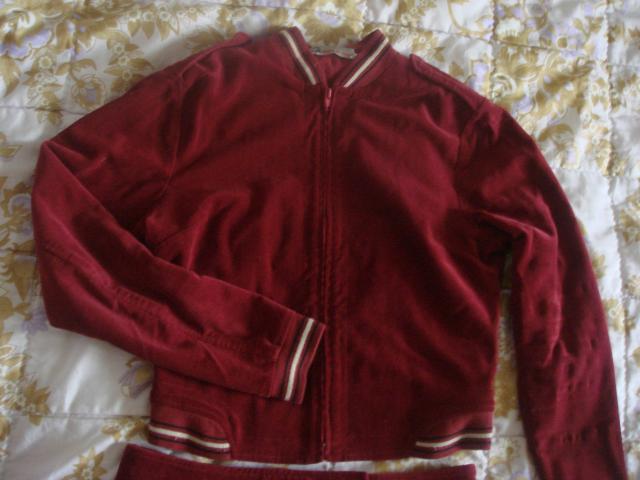 Daiktas Sportinio stiliaus kostiumas