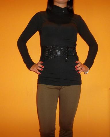 Daiktas XL dydžio bliuskutė/golfas