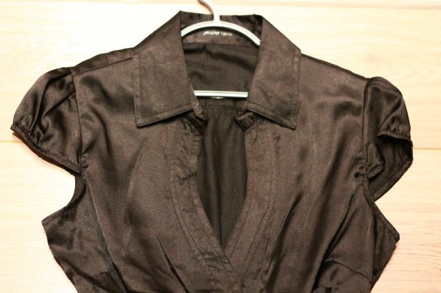 Daiktas juoda palaidinė