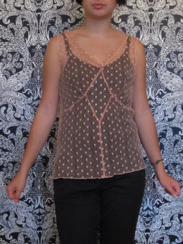 Daiktas Persikinės spalvos permatoma/tinklinė ilga maikutė