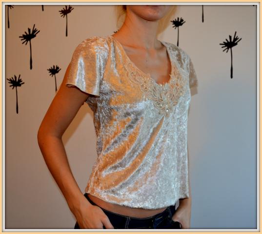 Daiktas  Kūno spalvos originali bliuskutė