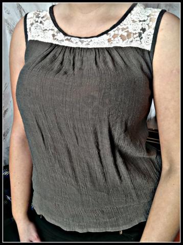 Daiktas Chaki spalvos palaidinė su gipiūru