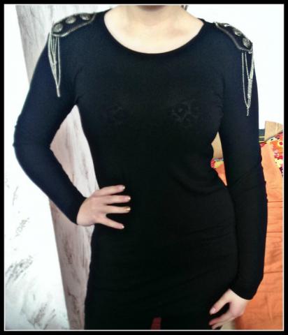 Daiktas Palaidinė su antpečiais