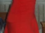 Daiktas raudona suknele