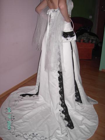 Daiktas vestuvinė suknelė