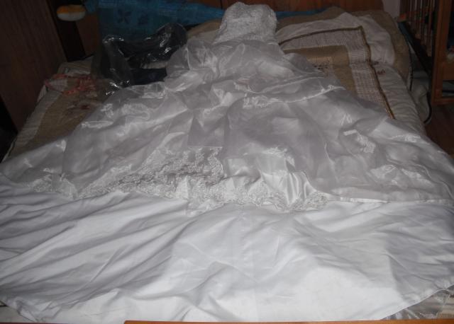 Daiktas vestuvine suknele