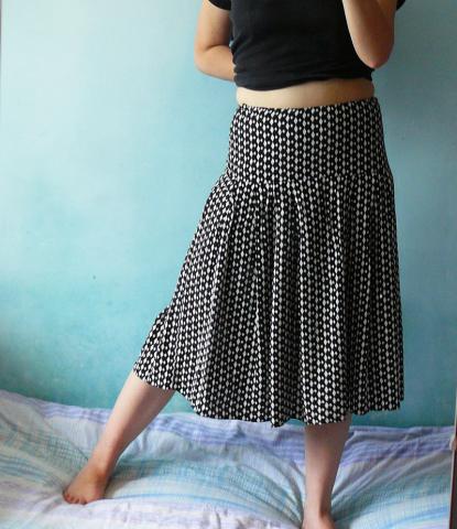 Daiktas Juoda balta sijonas S