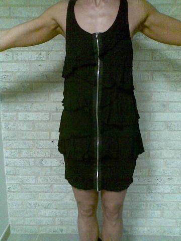 Daiktas juoda daili suknutė