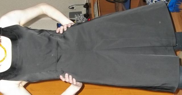 Daiktas dovanoju juoda suknele rez