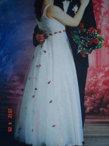 Daiktas vestuvine suknele