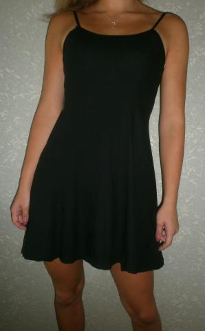 Daiktas Juoda suknelė