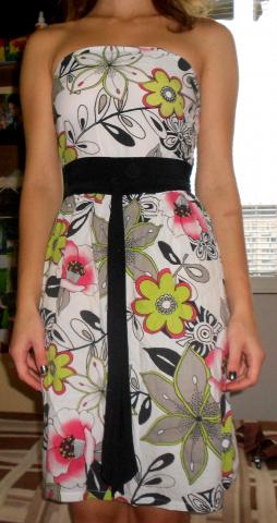 Daiktas Suknelė be petnešėlių - 35 lt