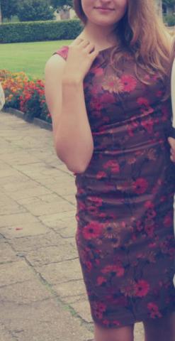 Daiktas Nuostabiai atrodanti suknelė