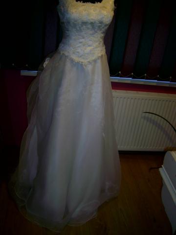 Daiktas vestuvine suknele