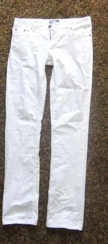 Daiktas baltos kelnes