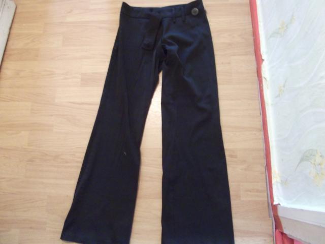 Daiktas juodos kelnės