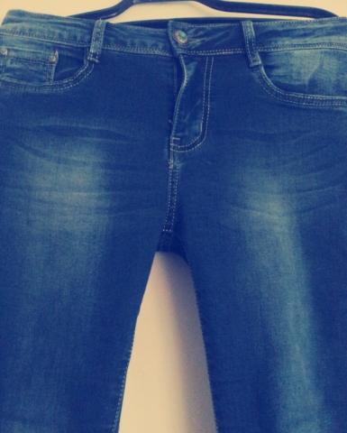 Daiktas Tamsūs, paprasti džinsai