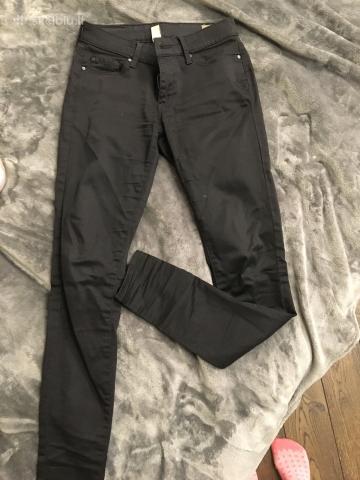 Daiktas Naujos &quot;Mango&quot; juodos kelnes
