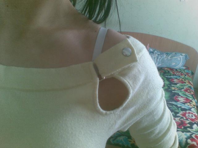 Daiktas geltona palaidine/megztukas