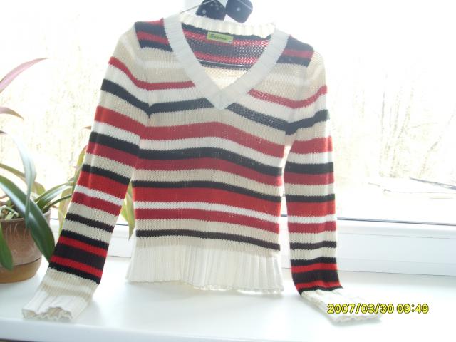 Daiktas dryzuotas megztukas