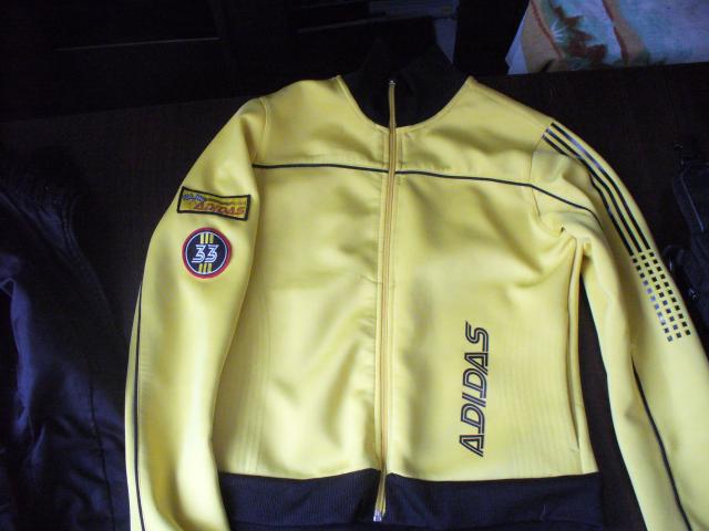 Daiktas Adidas bliuzonas