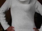 Daiktas Baltas mezgtinis aukstu kaklu