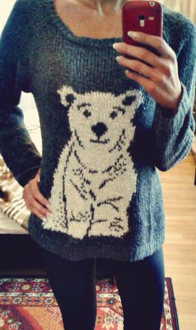 Daiktas Dailus, laisvai krentantis megztukas