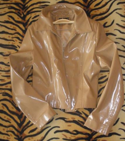 Daiktas trumpa ruda slapio efekto striukyte