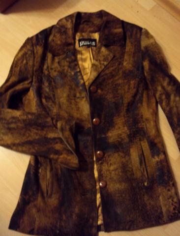 Daiktas Odine striuke pavasarine su pamusalu. JAKAS firmos