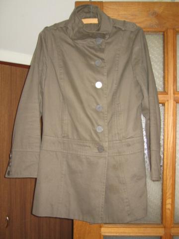 Daiktas Chaki spalvos puspaltis