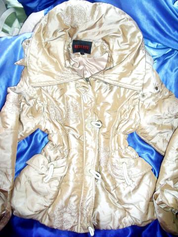 Daiktas labai grazi striuke 20lt rez brigita