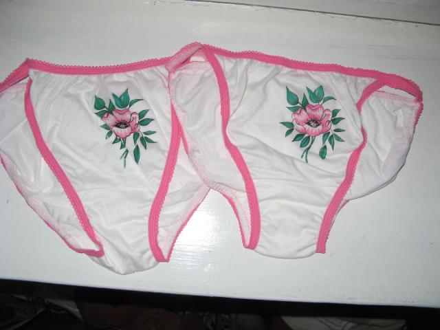 Daiktas naujos 2 vnt kelnaitės S