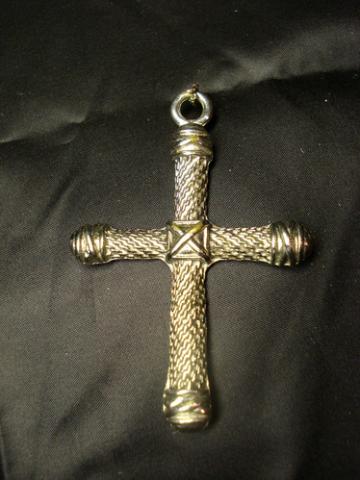 Daiktas pakabukas - kryžius