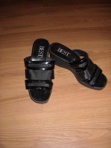 Daiktas juodos tapkytes