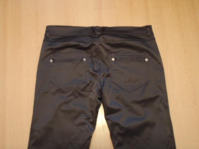 Daiktas Moteriskos kelnes 42d.