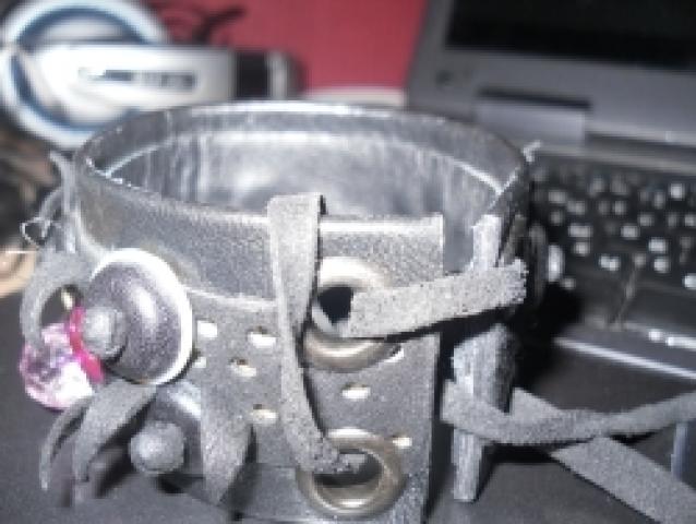 Daiktas Odinė apyrankė. 