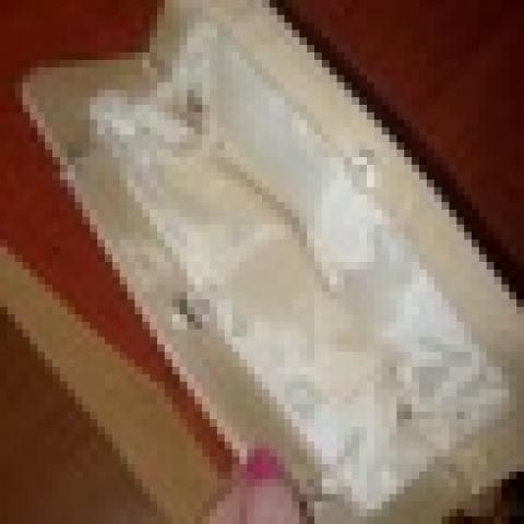 Daiktas Aukso spalvos delninuke :)