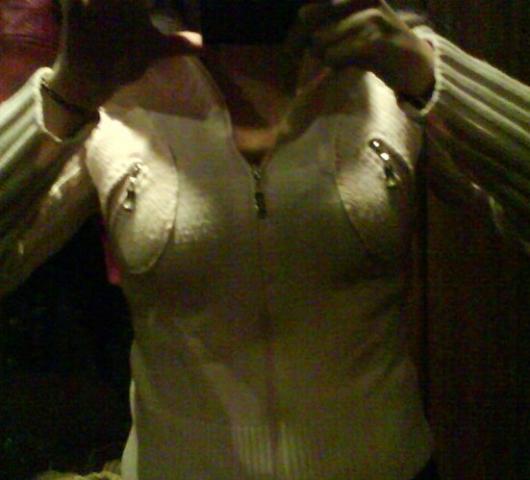 Daiktas sviesiai ruzavas megztukas S/M