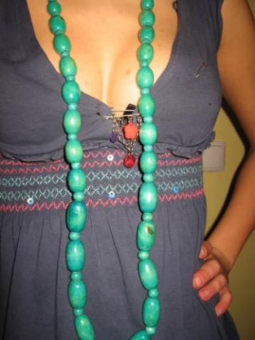 Daiktas mediniai ryskus karoliai