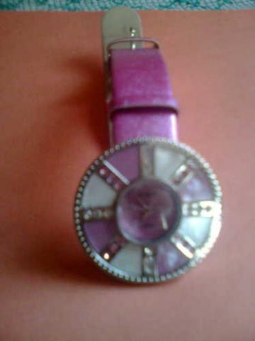 Daiktas rozinis laikrodis