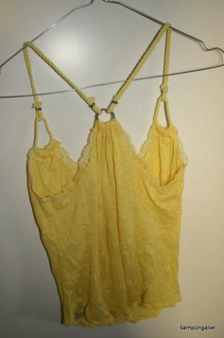 Daiktas Geltona jūreiviška maikutė su nėriniais (S-M)