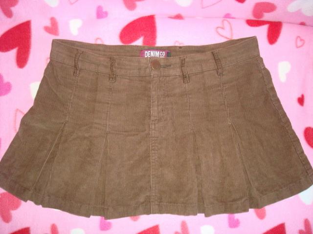 Daiktas rudas fainas velvetinis sijonelis 38d.