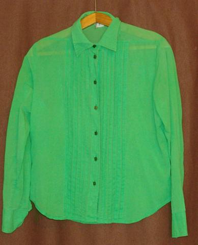 Daiktas ryškiai žali marškiniai