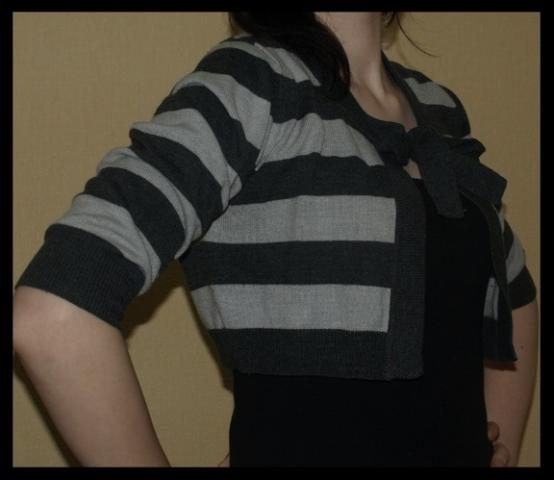 Daiktas Puikus trumpas DRYŽUOTAS megztinukas