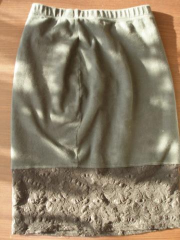 Daiktas Juodas tamprus sijonas aukštu liemeniu, S