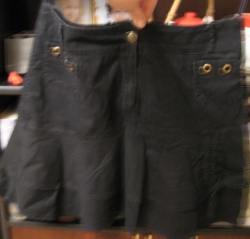 Daiktas juodas sijonėlis