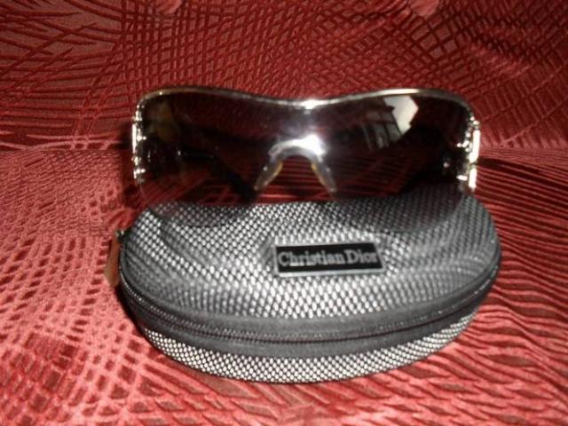 Daiktas christian dior akinukai