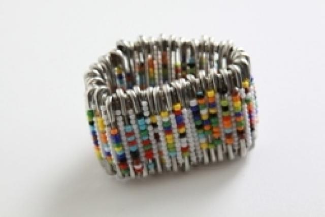 Daiktas Apyranke iš žiogelių ir karoliuku